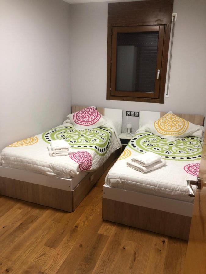 Precioso Apartamento Con Piscina, Ideal Familias! Sort Ngoại thất bức ảnh